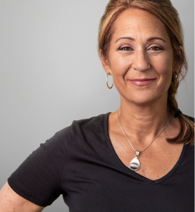 Dona, 51