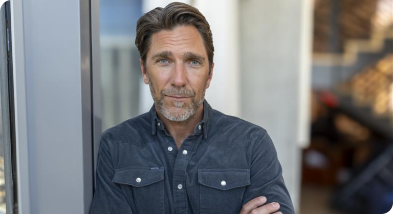Headshot of NHL Hall-of-Famer Henrik Lundqvist.