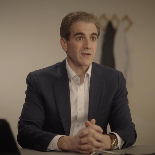 Dr. Jonathan Salik a reccurent pericardititis specialist.